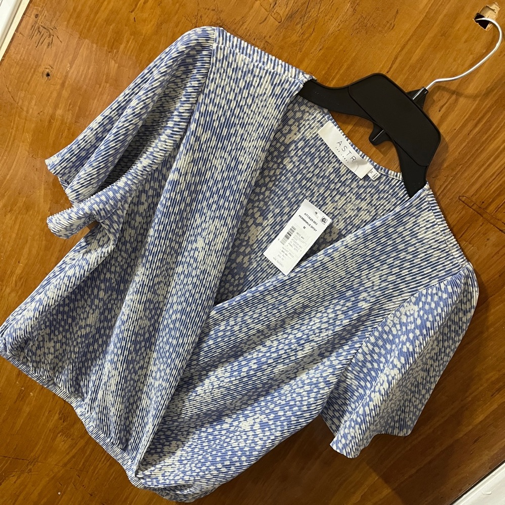 ASTR Blue/ White blouse top.